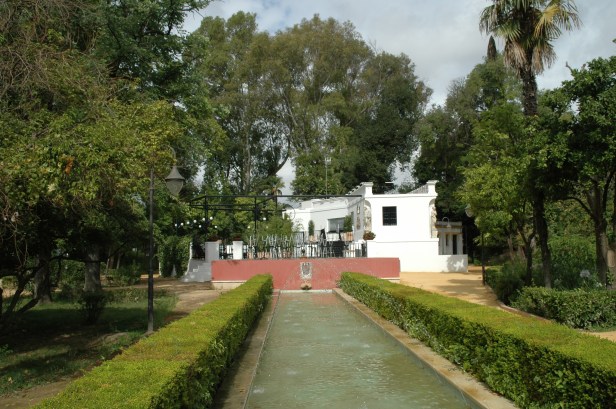 jardines-de-las-delicias-estanque-rextangular-a