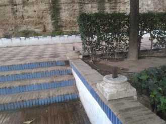 jardines-de-murillo-resto-de-pilares-de-la-antigua-pergola-febrero-2016