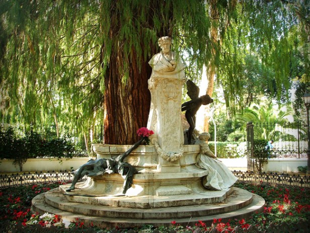 parque-de-maria-luisa-en-sevillataxodium-parque-maria-luisa-sevilla