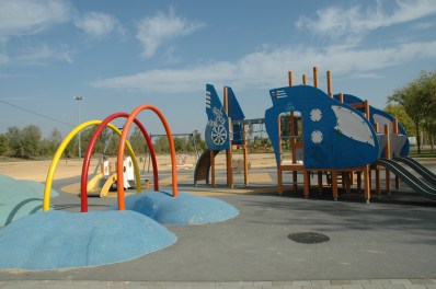 parque-vega-de-triana-area-de-juegos-2