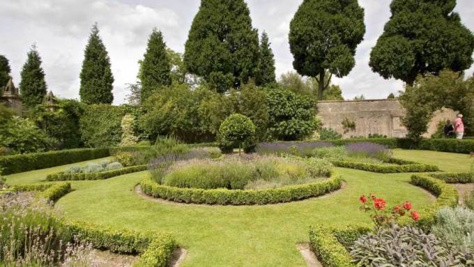 walled-gardens-newstead