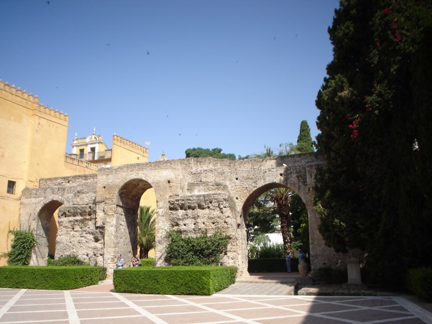 alcazar-patio-de-la-monteria-1-2