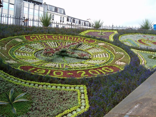 floral-clock-princes-street-gardens
