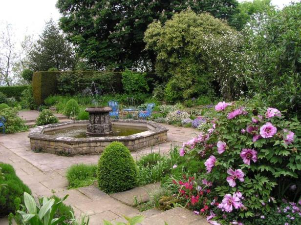 kifsgate-court-garden