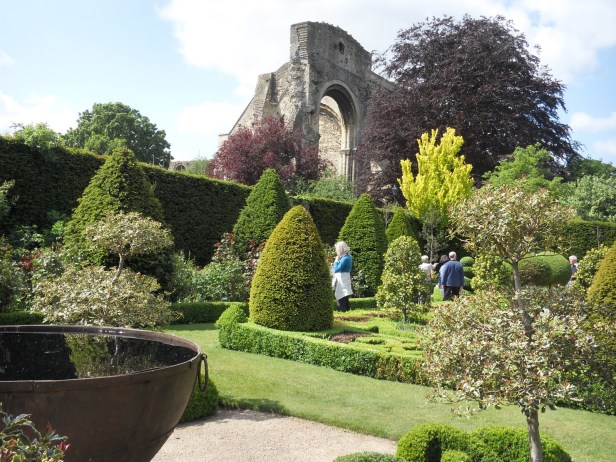 malmesbury-abbey-house-gardens-005