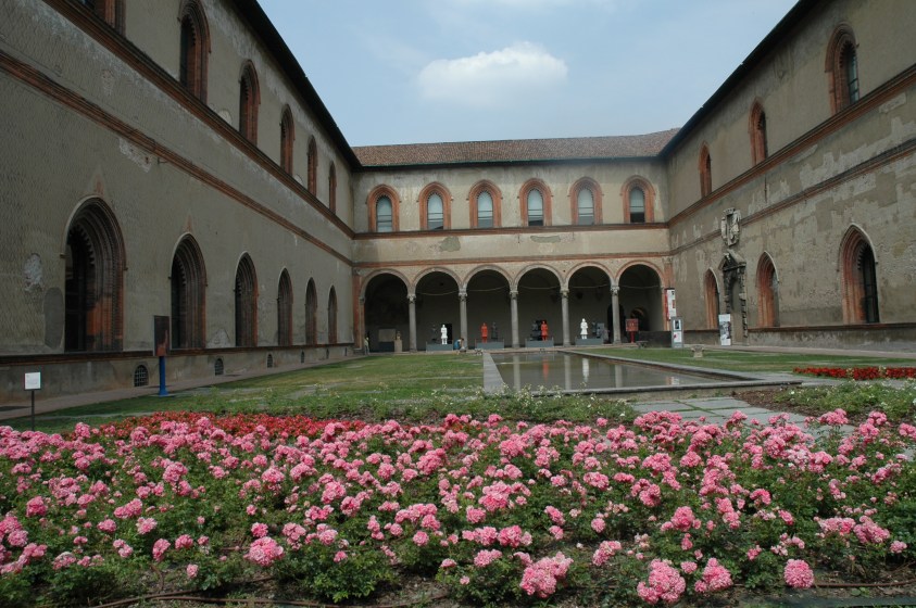 milan-castelo-sforzesco