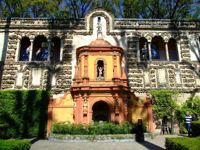 reales-alcazares-fuente-organo