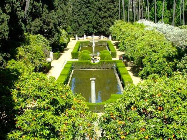 reales-alcazares-jardin-de-los-poetas
