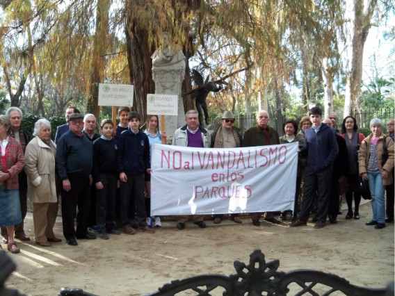 vandalismo-los-asistentes-al-homenaje-a-bc3a9cquer