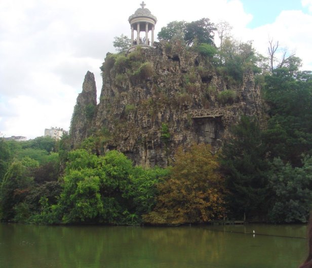paris-parc-buttes-chaumont-1