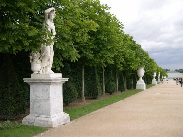 versailles-esculturas-y-arboles_redimensionar