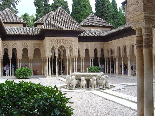 alhambra-patio-de-los-leones