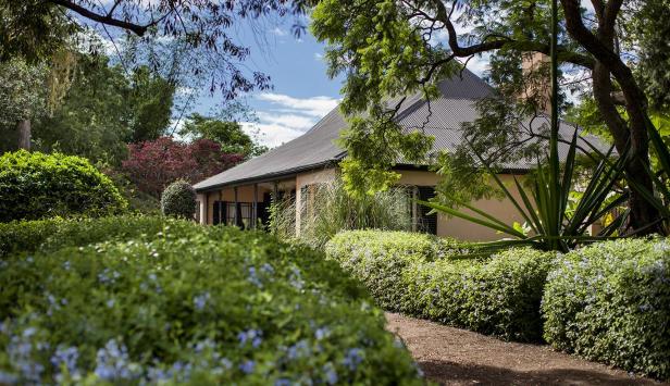 au-elizabeth-farm-gardens-a