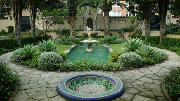 au-gardens-at-lindsay-foxs-property-boomerang-in-elizabeth-bay-sydney