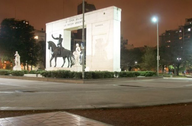 buenos-aires-parque-rivadavia-noche-2