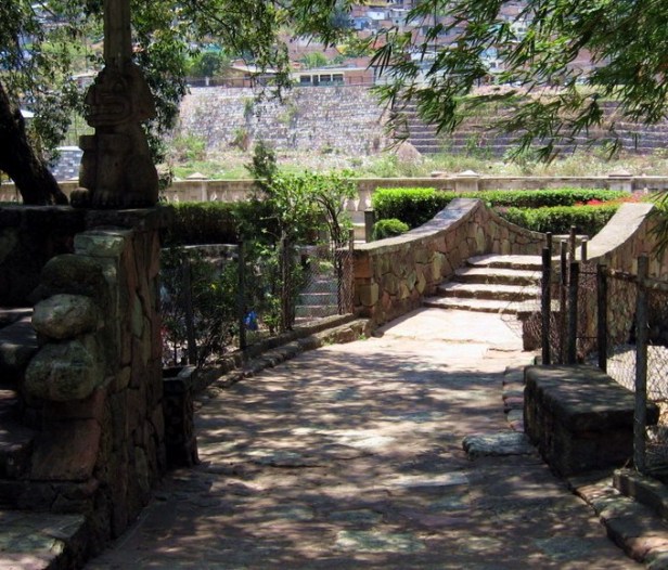 ho-parque-de-la-concordia-parqueconcordiaabr13-26puentepiedra_zpsf1d3cdac