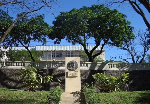 monumento-a-pablo-neruda-parque-cuscatlan-2