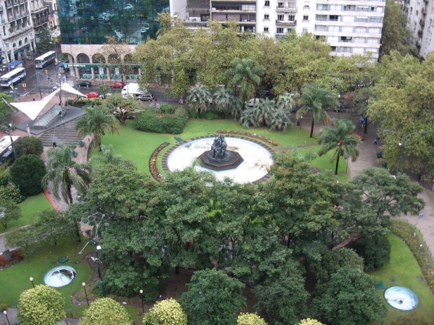 plaza-del-entrevero-montevideo-cv-2