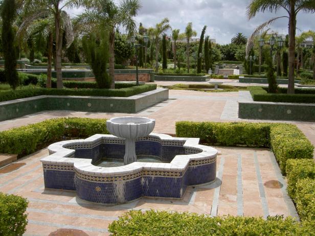 rabat-parque-frente-el-mausoleo-hassan