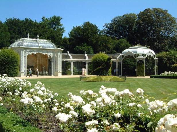 vic-waddesdon-house-victorian-garden-aviarios