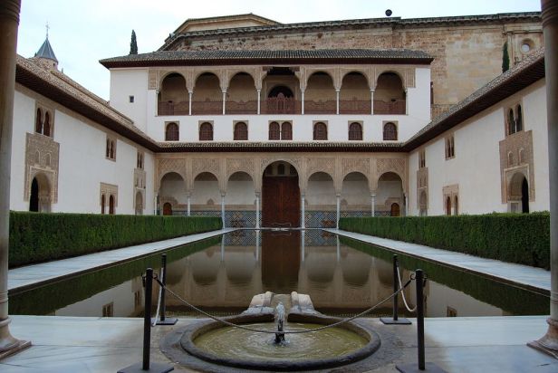 Granada.-Alhambra Patio de los Arrayanes